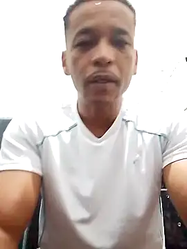 Snapshot of Rodr_go14 chatting on May 11, 10:21 am Rodr go14 online show from May 11, 10:21 am