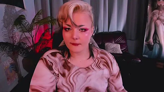 HwasaMoore online show from February 28, 1:45 pm