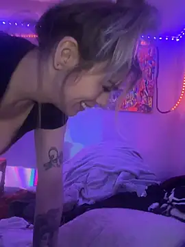 Snapshot of LaurenRae_x chatting on March 6, 10:28 pm LaurenRae x online show from March 6, 10:28 pm