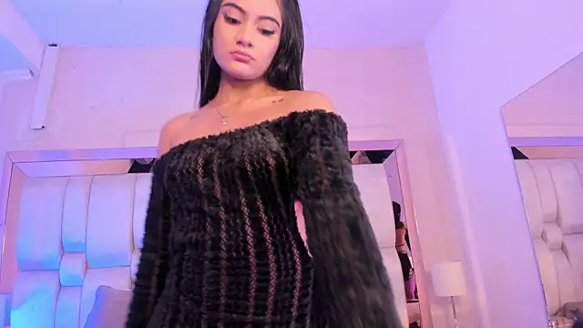 Snapshot of KatherineRuiz_ chatting on June 11, 12:14 pm KatherineRuiz online show from June 11, 12:14 pm