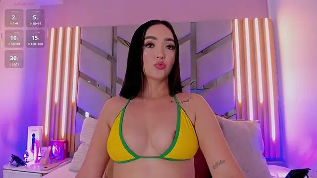 Snapshot of Samantha-Pardo chatting on May 16, 7:34 pm Samantha-Pardo online show from May 16, 7:34 pm