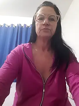 Snapshot of Camilegaucha chatting on July 1, 10:28 am Camilegaucha online show from July 1, 10:28 am