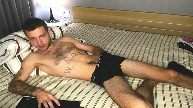 DarkRogue19 online show from February 28, 5:36 pm