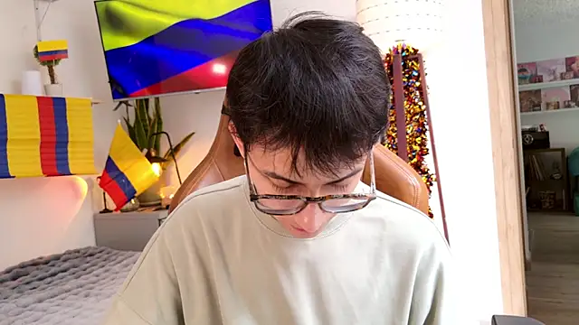 Snapshot of Sr_evann chatting on June 21, 2:30 pm Sr evann online show from June 21, 2:30 pm