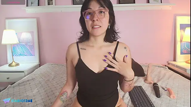 Snapshot of Abigailladyy chatting on June 9, 11:33 am Abigailladyy online show from June 9, 11:33 am