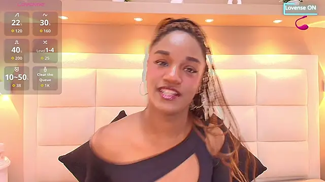 Snapshot of Chloebrunnie chatting on June 2, 12:29 pm Chloebrunnie online show from June 2, 12:29 pm