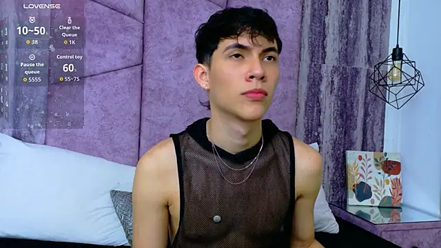 AronTawers online show from April 28, 7:19 pm