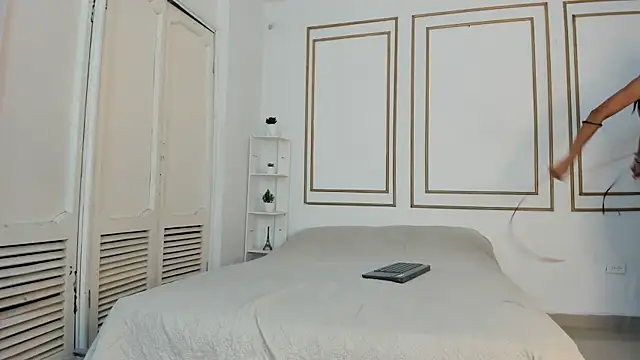 emily gaviria1 online show from February 28, 12:06 pm