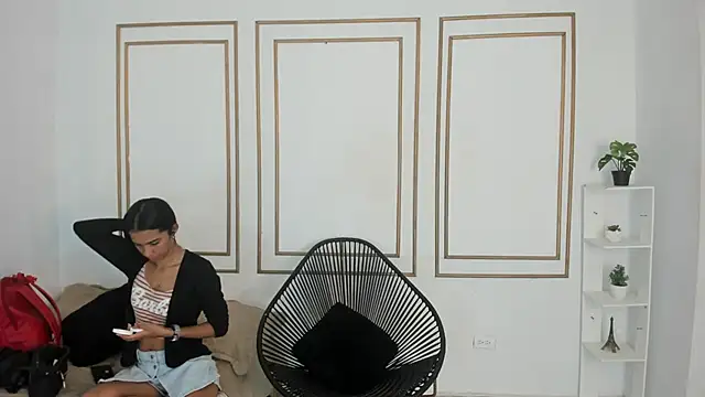 emily gaviria1 online show from May 17, 12:01 pm