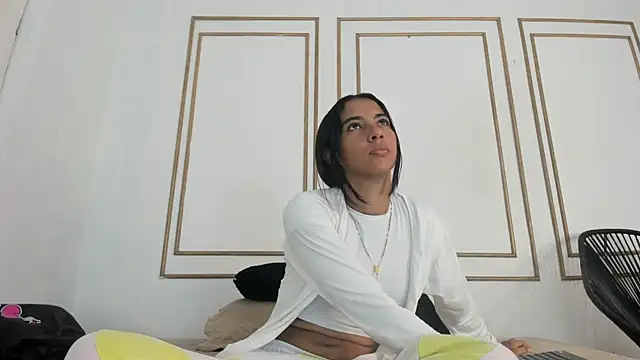 emily gaviria1 online show from May 31, 12:34 pm