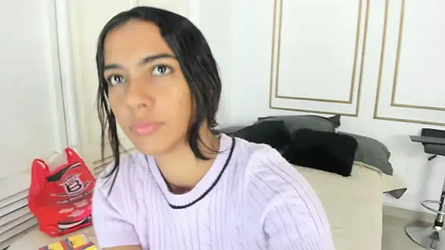 emily gaviria1 online show from June 10, 12:15 pm