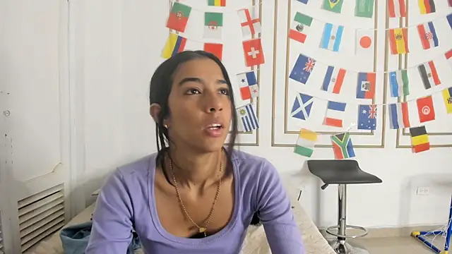emily gaviria1 online show from July 9, 1:48 pm