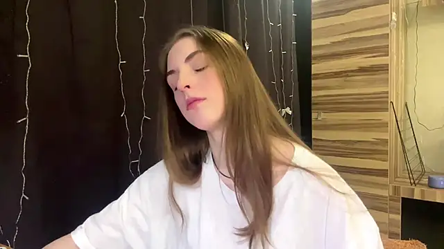 PollyDream online show from March 3, 8:09 am