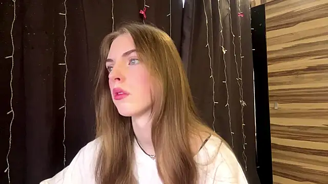 PollyDream online show from March 5, 7:15 am