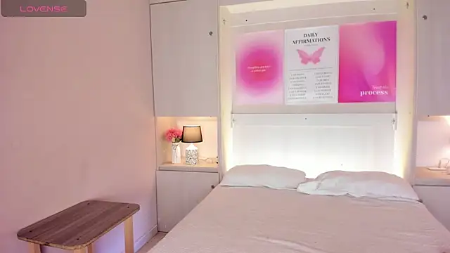 Oshun 444 online show from March 17, 12:19 pm