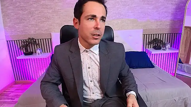 Adams Sanz online show from June 4, 8:04 pm
