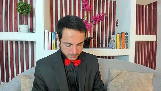Adams Sanz online show from July 4, 7:20 pm