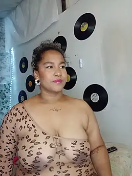 Snapshot of medusafox_ chatting on May 12, 9:45 pm medusafox online show from May 12, 9:45 pm