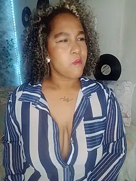 Snapshot of medusafox_ chatting on May 15, 4:30 am medusafox online show from May 15, 4:30 am