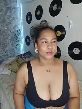 Snapshot of medusafox_ chatting on May 17, 4:32 am medusafox online show from May 17, 4:32 am