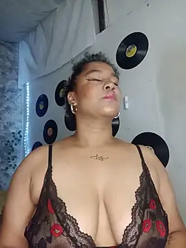 Snapshot of medusafox_ chatting on June 13, 5:05 am medusafox online show from June 13, 5:05 am