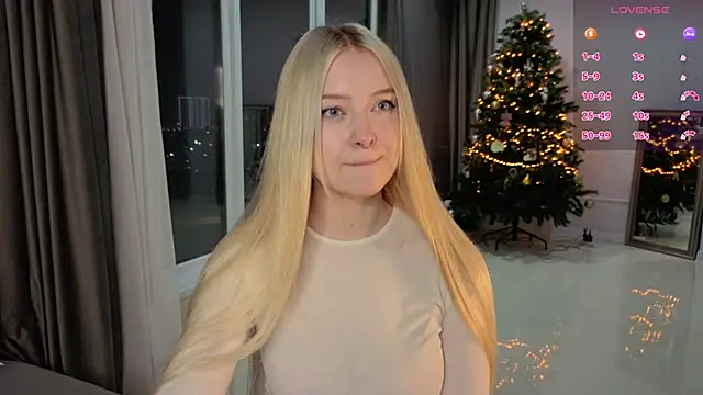 ChristinBland online show from March 4, 9:32 pm