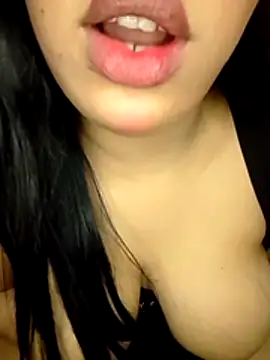 madleen Mm online show from May 6, 7:19 pm