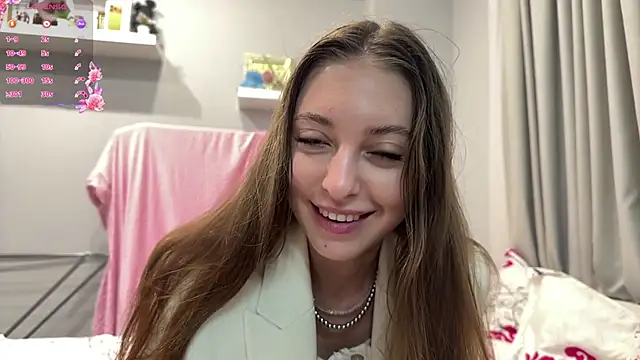 Snapshot of selena_favn chatting on June 11, 2:22 am selena favn online show from June 11, 2:22 am