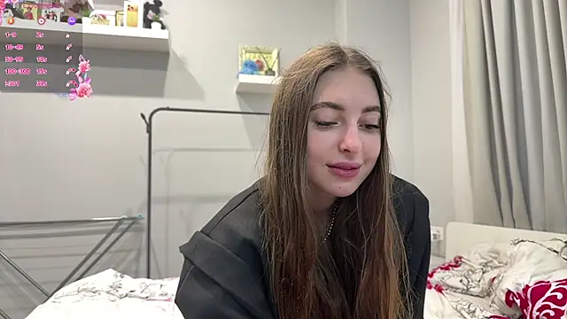 Snapshot of selena_favn chatting on June 13, 2:31 am selena favn online show from June 13, 2:31 am