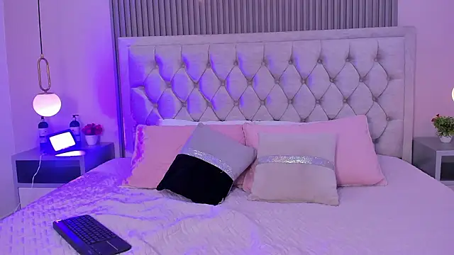 Valeria cute18 online show from March 11, 8:37 pm