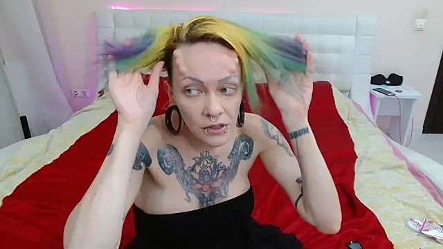 Snapshot of Tasty_Zombie chatting on May 13, 6:49 pm Tasty Zombie online show from May 13, 6:49 pm