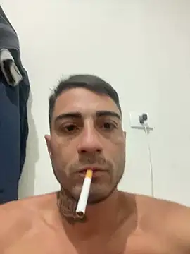 Snapshot of guimoooca chatting on March 8, 4:00 pm guimoooca online show from March 8, 4:00 pm