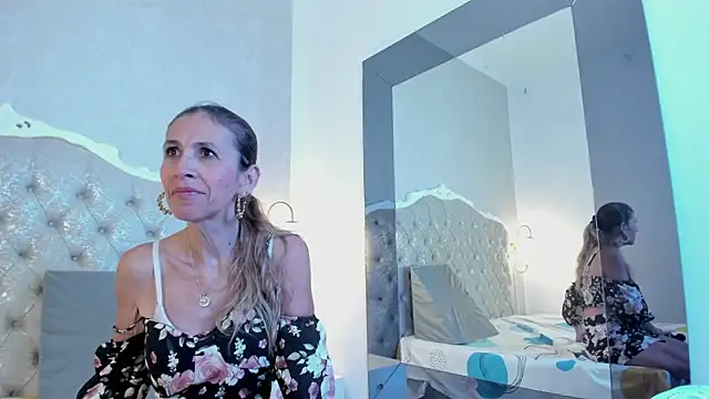KristalMature online show from May 27, 9:56 pm
