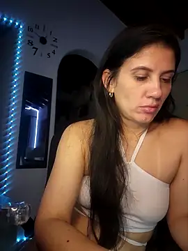 sashaaqueen online show from March 11, 5:46 am