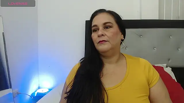 Sharlot curvy online show from April 26, 7:33 pm