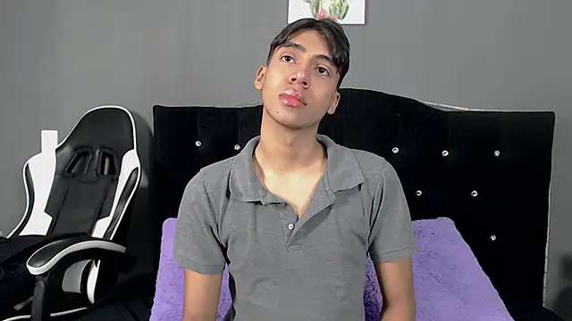 Snapshot of Eros_Lux chatting on May 21, 12:56 pm Eros Lux online show from May 21, 12:56 pm