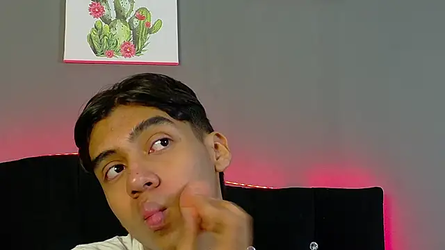 Snapshot of Eros_Lux chatting on May 29, 12:14 pm Eros Lux online show from May 29, 12:14 pm