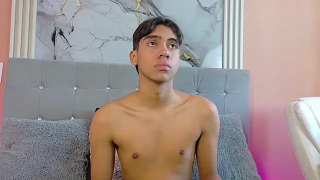 Snapshot of Eros_Lux chatting on June 1, 12:18 pm Eros Lux online show from June 1, 12:18 pm