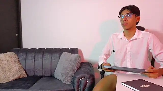 Snapshot of Eros_Lux chatting on June 11, 12:47 pm Eros Lux online show from June 11, 12:47 pm