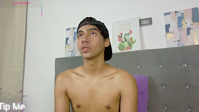 Snapshot of Eros_Lux chatting on July 28, 12:48 pm Eros Lux online show from July 28, 12:48 pm