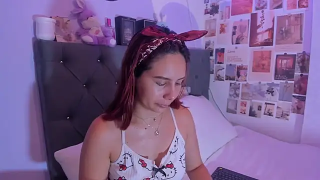 Snapshot of violeta_blaze1 chatting on May 26, 10:00 am violeta blaze1 online show from May 26, 10:00 am