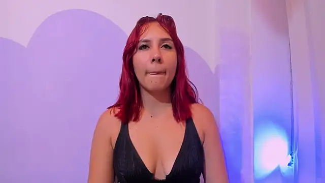 Snapshot of violeta_blaze1 chatting on June 6, 10:20 am violeta blaze1 online show from June 6, 10:20 am