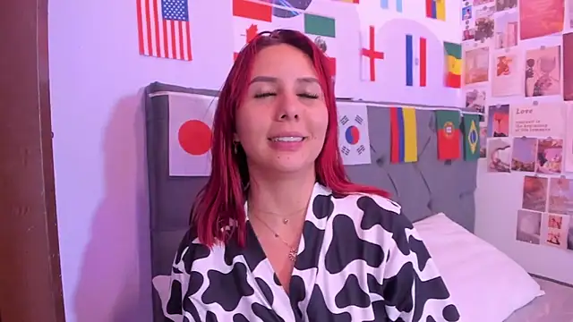 Snapshot of violeta_blaze1 chatting on June 29, 2:18 am violeta blaze1 online show from June 29, 2:18 am