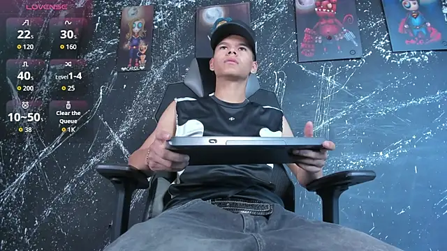 DylanRoyce  online show from February 27, 1:00 pm