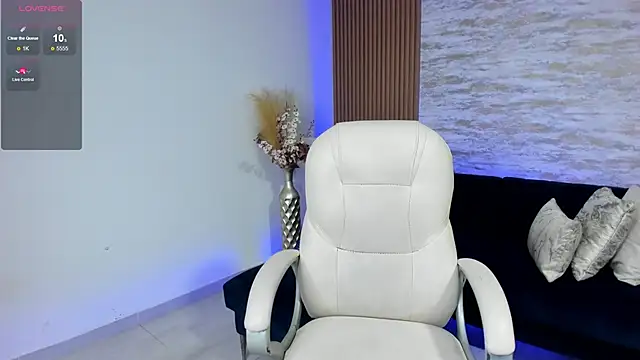 Snapshot of ANGIE-SMITH chatting on June 15, 11:12 am ANGIE-SMITH online show from June 15, 11:12 am