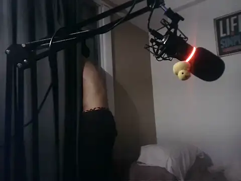 Snapshot of necoftw chatting on March 6, 6:10 am necoftw online show from March 6, 6:10 am