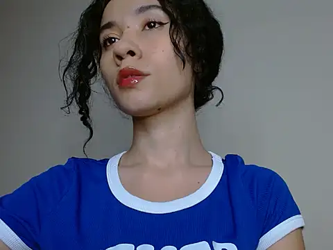 helena hadler online show from March 17, 7:28 pm