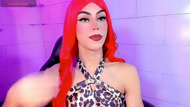 Snapshot of Gema_Jones_ chatting on May 19, 8:15 pm Gema Jones online show from May 19, 8:15 pm