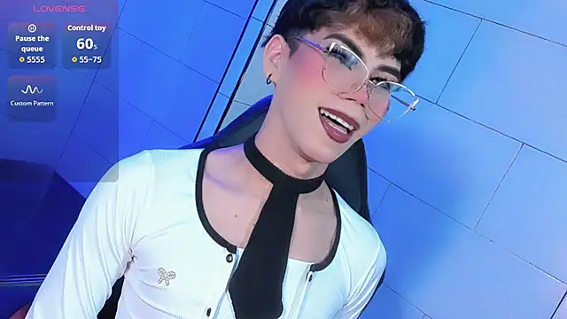 Snapshot of Gema_Jones_ chatting on June 27, 11:48 am Gema Jones online show from June 27, 11:48 am