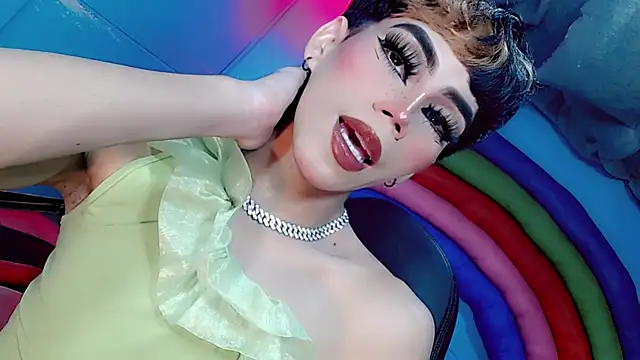 Snapshot of Gema_Jones_ chatting on July 16, 7:42 pm Gema Jones online show from July 16, 7:42 pm
